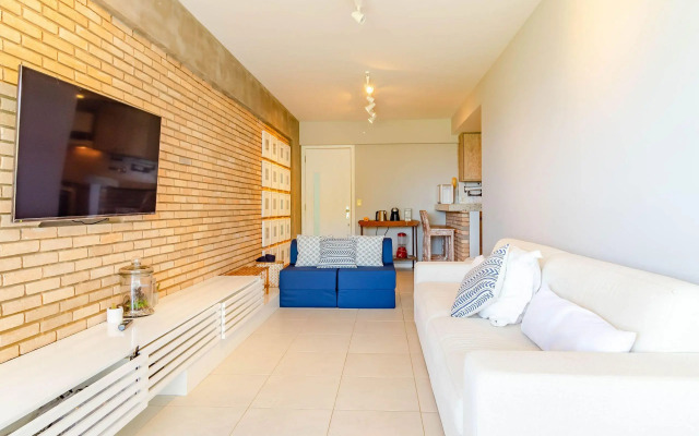 RV01 Excelente Quarto e Sala Pé na Areia