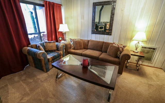 Mammoth West #106 Condo