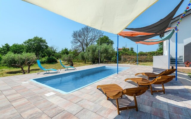 Stunning Home in Tar With Wifi and 0 Bedrooms