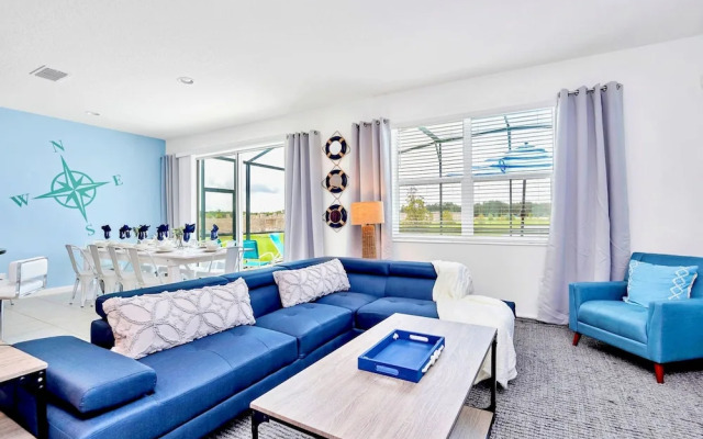 16-guest Lakefront Home w Pool-cinema-games