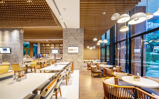 Holiday Inn Express Phuket Patong Beach Central by IHG