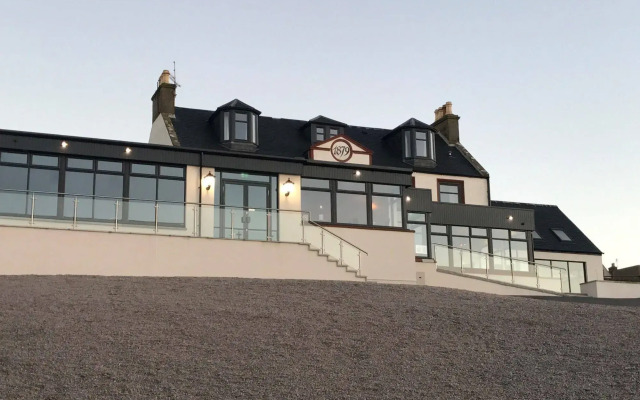 The Knowes Hotel & Restaurant