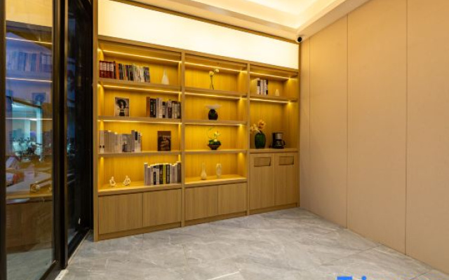 Yilong Ruiyun Hotel Wuhan Zhongnan Road Subway Station Branch