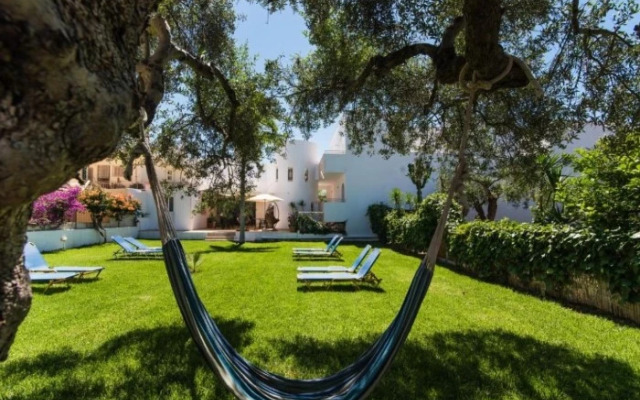 Emerald Studio & Hotel