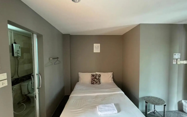 B and B Hotel