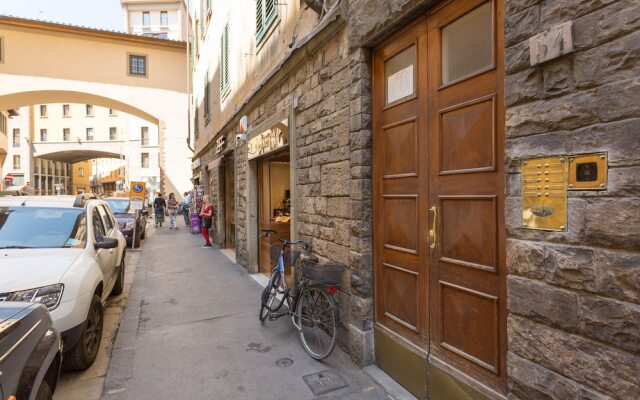 Ponte Vecchio Balcony