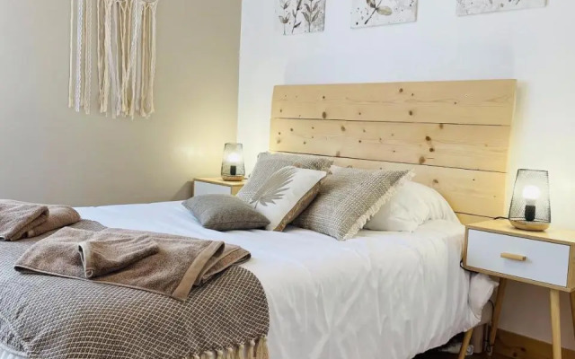 Charmant T2 face à la gare avec parking