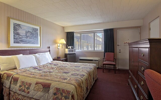 Country Hearth Inn  Suites Lancaster