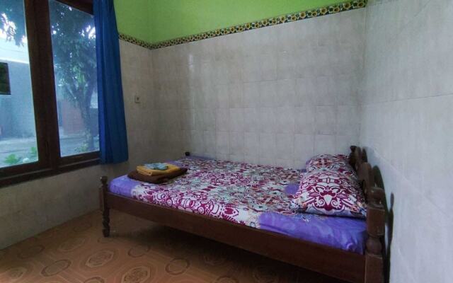 OYO 93394 Pondok Wisata Kurniawan 2NearWonogondang Camp ( Bumi Perkemahan Wonogondang )