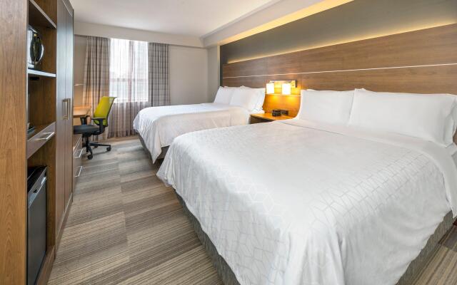 Holiday Inn Express Toronto - Downtown, an IHG Hotel