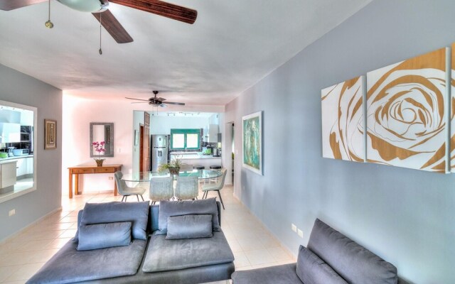 Scenic Oceanfront Apartment With a Walking Distance to the Beach