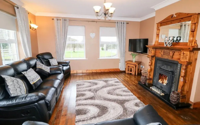 Willow Tree Farm House