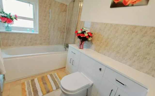 Garfield Villa-beautiful 4-bed House in Gillingham