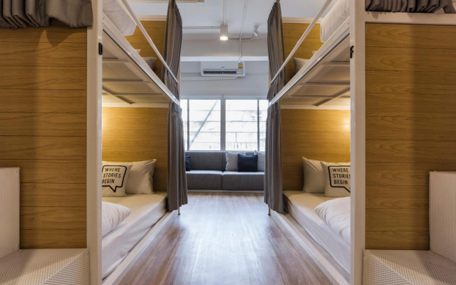 Bed One Block Hostel