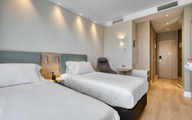 Holiday Inn Express Madrid Airport by IHG - Image 4