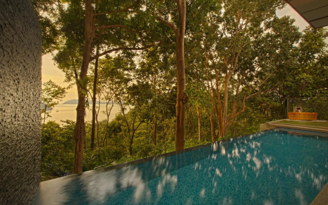 Ambong Pool Villas