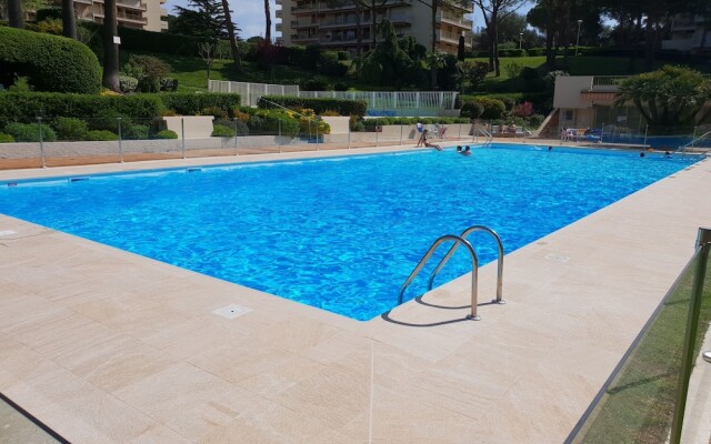 3Pieces Proche Mer Piscine et Tennis