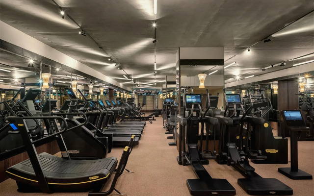 Stradom House, Autograph Collection