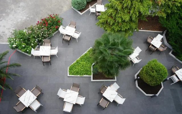 Zefir Hotel