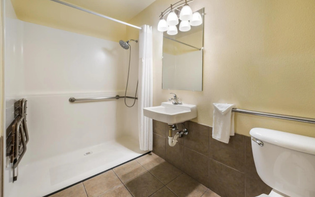 Quality Inn & Suites near NAS Fallon