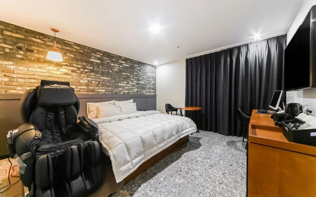 Gimhae Jangyu Hotel Ryu