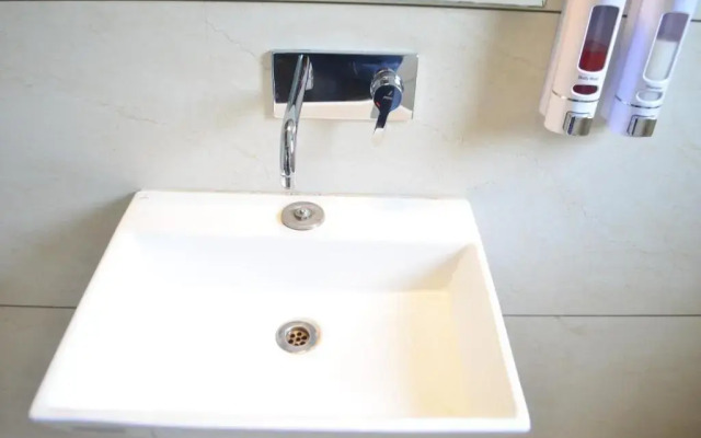 Hotel Anuradha Deluxe by OYO Rooms