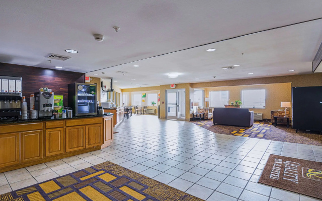 Quality Inn & Suites Belmont - Platteville