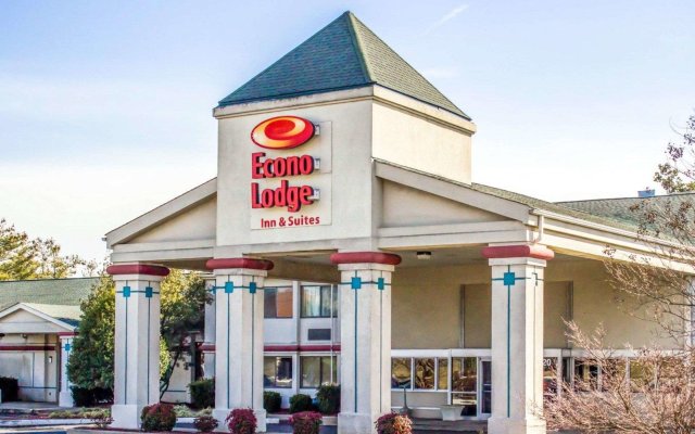 Econo Lodge and Suites