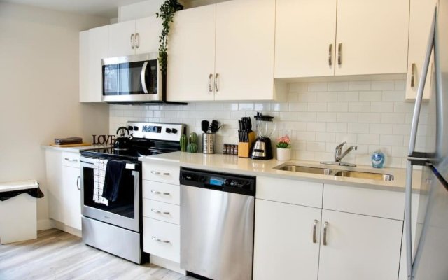 Premium Modern Condo Top Location 2Bed