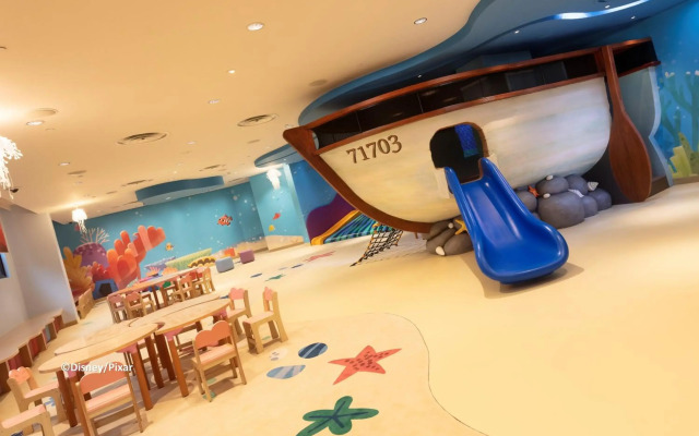Disney Explorers Lodge