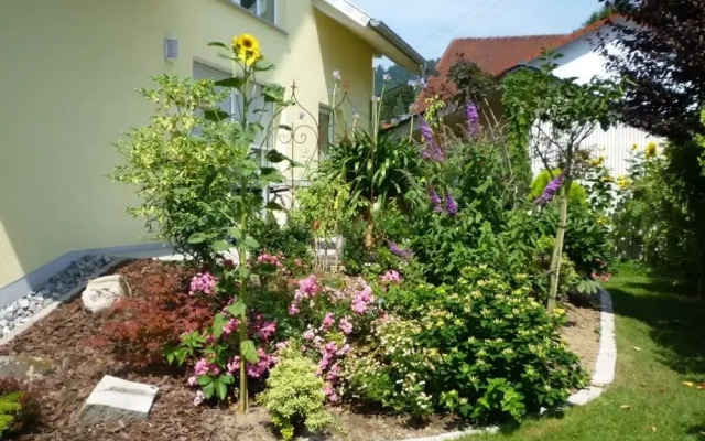 Holiday Apartment in the Rose Garden