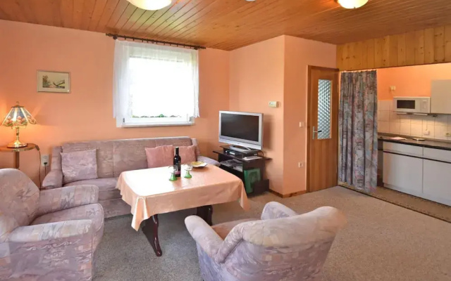 Cozy Holiday Home in Großbreitenbach near Schwarza Valley