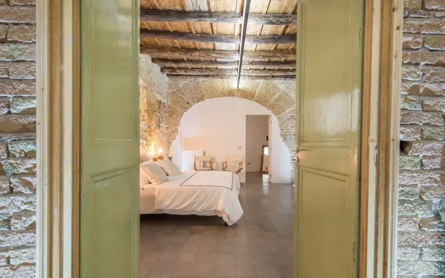 Stylish house in front of Casa Professa