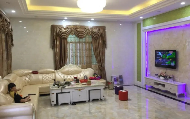 Shuangyuewan Happy Inn
