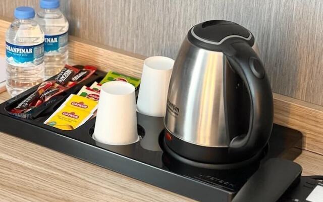 Royal Mass Airport Business Hotel