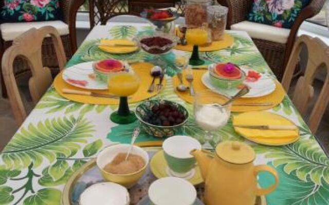 Folly Studio Bed & Breakfast