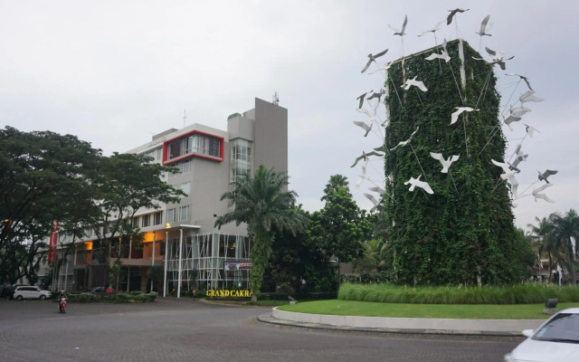 Grand Cakra Hotel