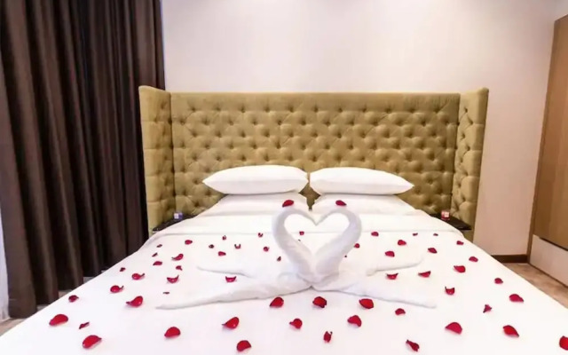 Expressionz Professional Suites by SweetHome