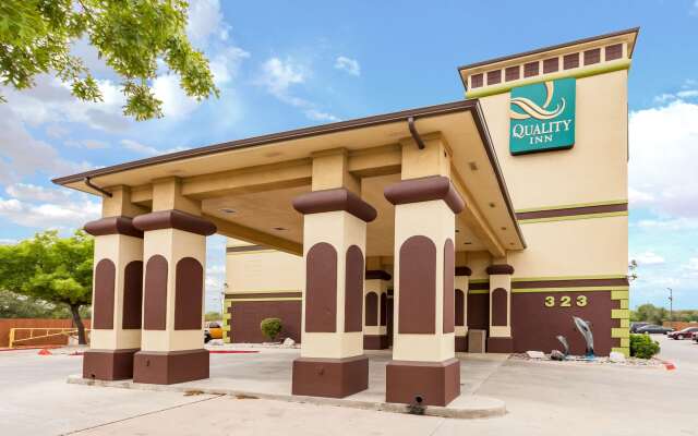 Quality Inn near SeaWorld - Lackland