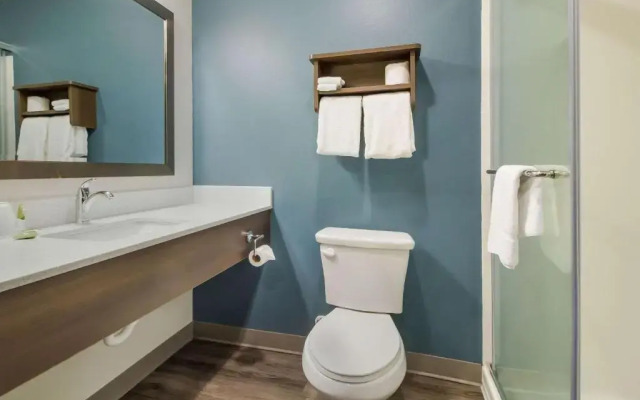 Woodspring Suites Lake Jackson