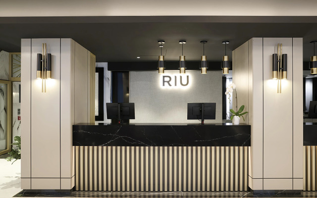 Hotel Riu Plaza Toronto