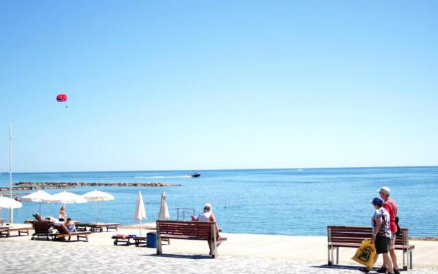 Phaedrus Living: Seaside Luxury Flat Natalia House 102