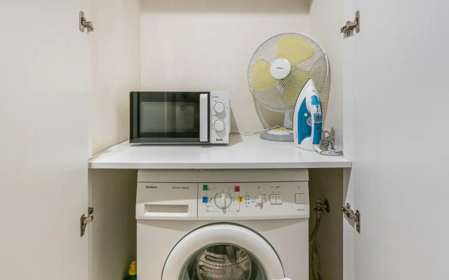 Guestready - Red Stripes