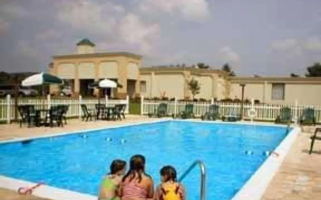 Danville Quality Inn & Suites