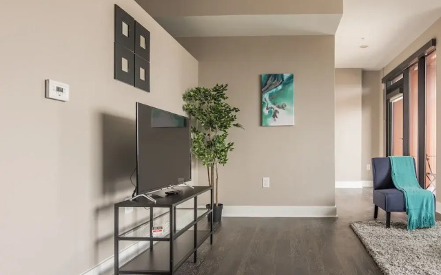 Downtown View Apartments with Parking