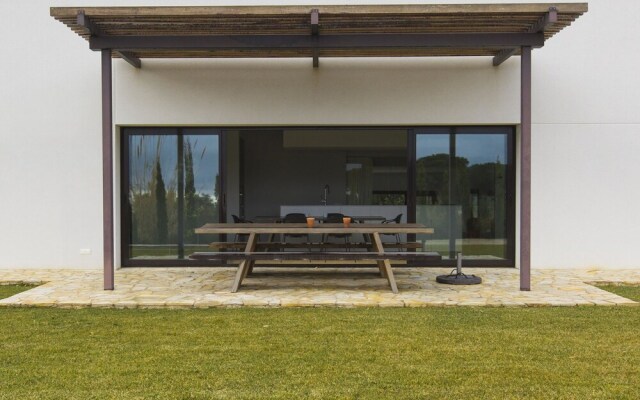 Modern Holiday Home in Sant Andreu de Llavaneres with Swimming Pool