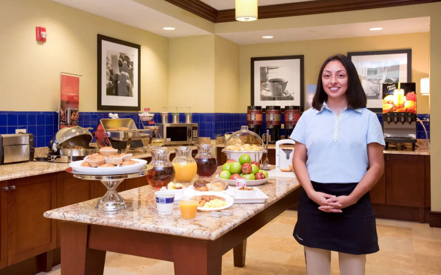 Hampton Inn & Suites Hartford/Farmington