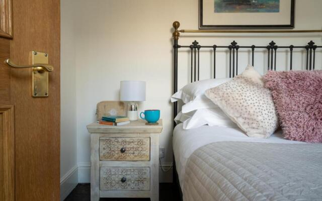 The End House - Cosy and central (Dartmouth)