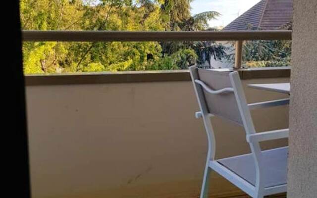 Studio in Poissy, With Wifi