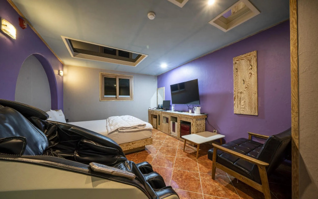 Evian Drive-in in Daejam-dong Pohang